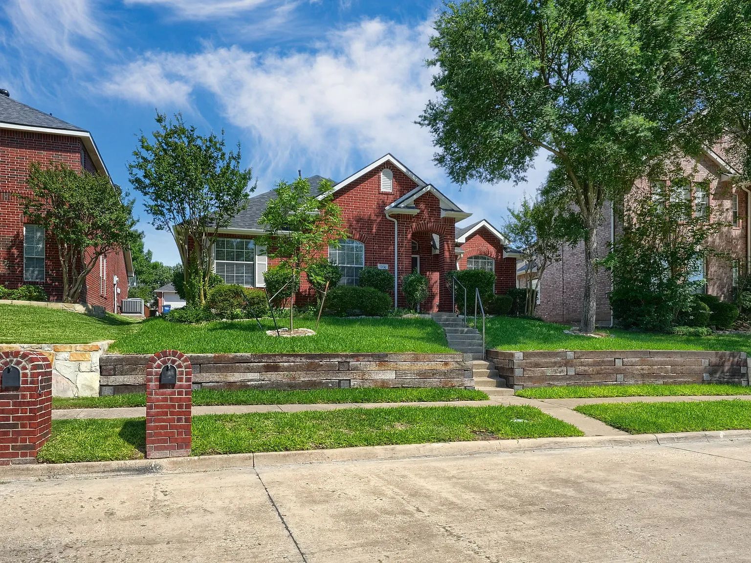 3 bed, 1817 sqft, $2,395 — Photo 3