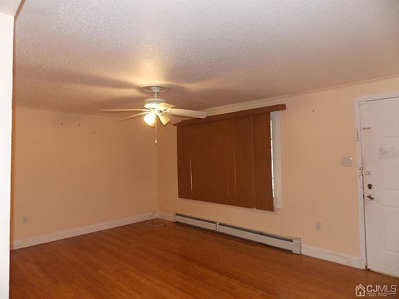 2nd image of 64 Stony Rd W