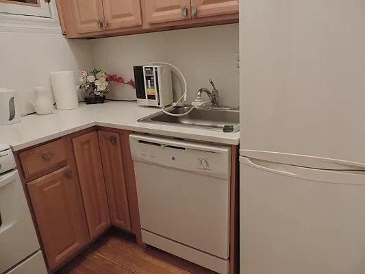 Sold by essential NEW YORK Real Estate | media 8