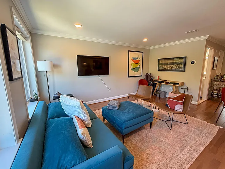 1601 N Carolina Ave NE #5 — Photo 5