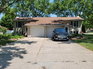 1100 Ridgemont Rd #1100, Waterloo, IA 50701