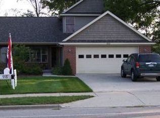 916 Bowes St SE, Lowell, MI 49331