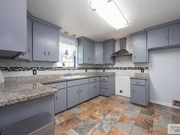 4th image of 5906 Sunrise Blvd