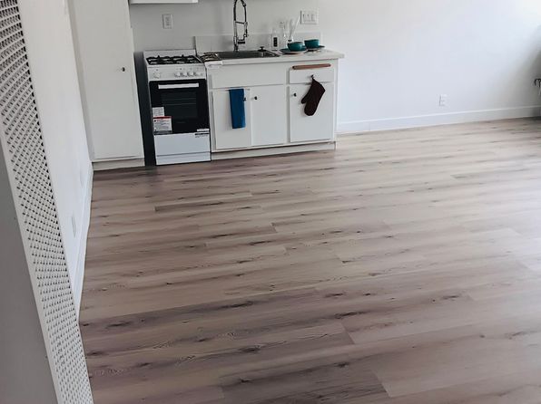 8657 Balboa Blvd #3