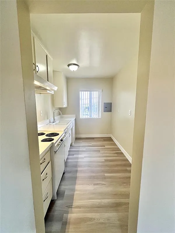 1230 W. Hillandale Ave. — Photo 4