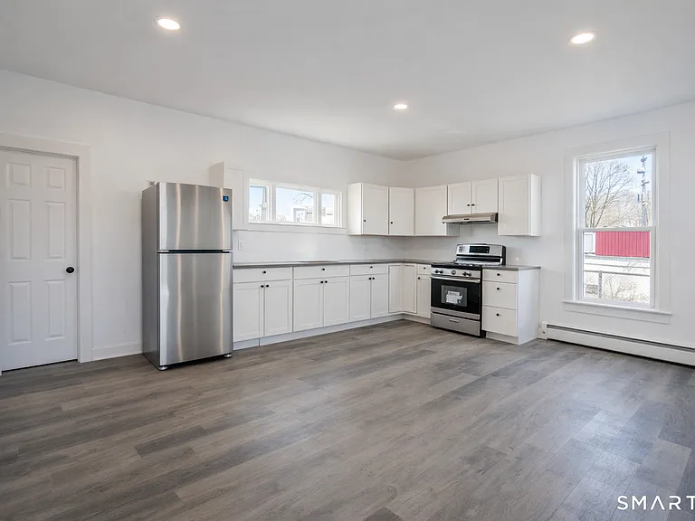 17 Sherman Ave #3 — Photo 4