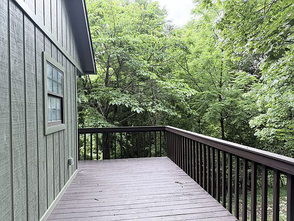 2nd image of 1636 Mountain View Ct APT 2