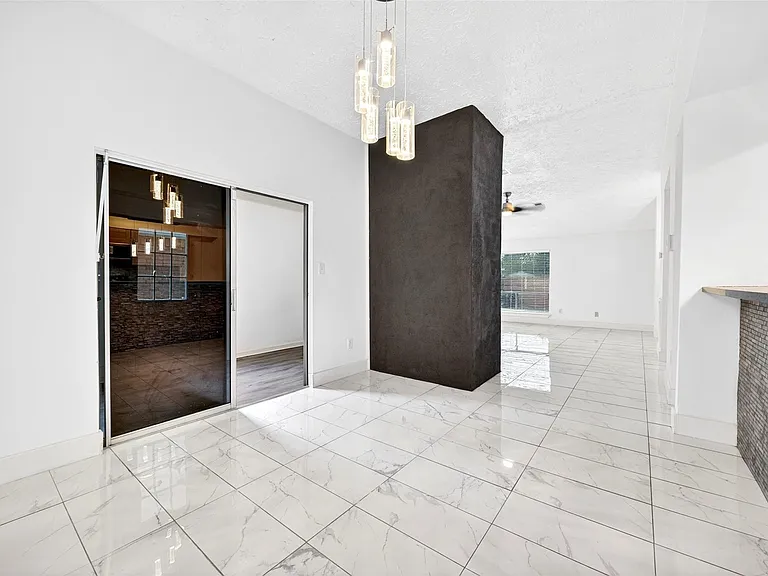16134 Highlander Dr — Photo 16