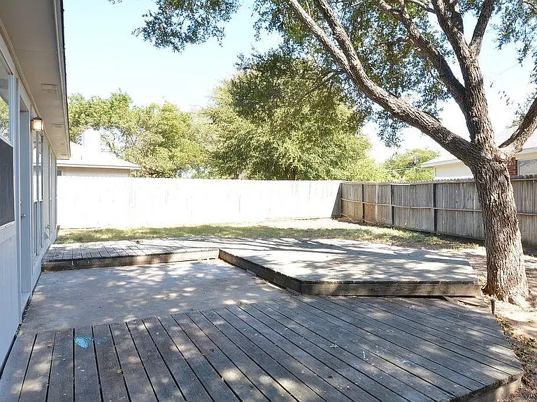 2717 Greenbriar Ct — Photo 19