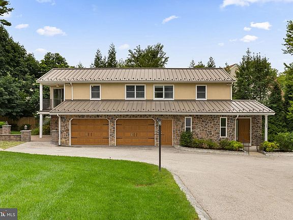 2nd image of 103 Erika Ln