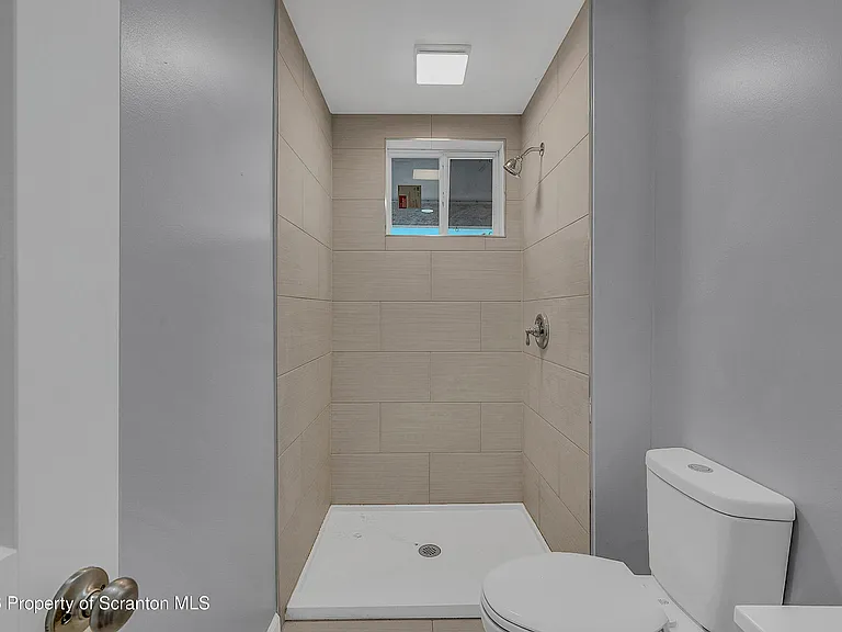 6 Green Ridge St #2 — Photo 11
