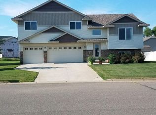 939 Breckenridge Ln, Montrose, MN 55363
