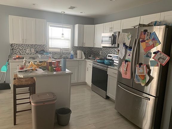 3rd image of 3135 Daly Pl