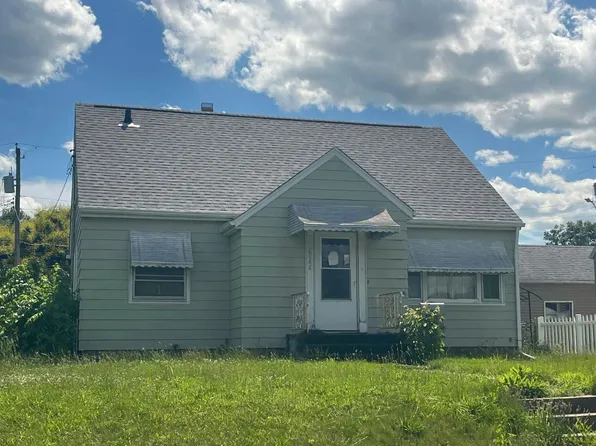 2046 Hickory Grove Rd, Davenport, IA 52804