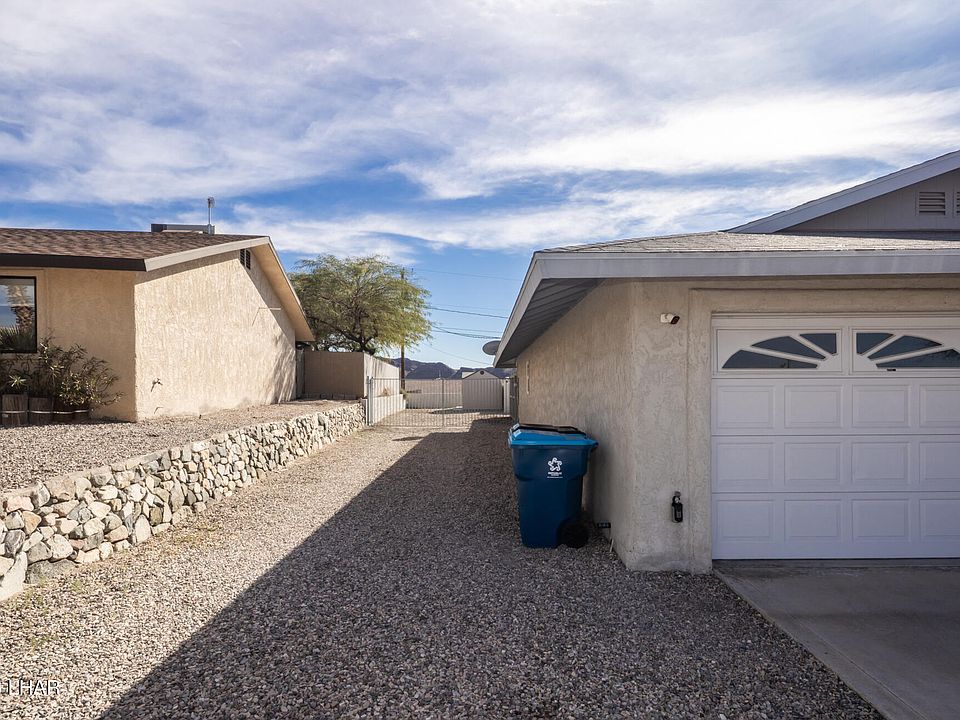 3070 Tom Tom Dr, Lake Havasu City, AZ 86406 | Zillow