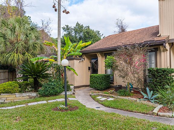 2nd image of 7601 Las Palmas Way #G-40