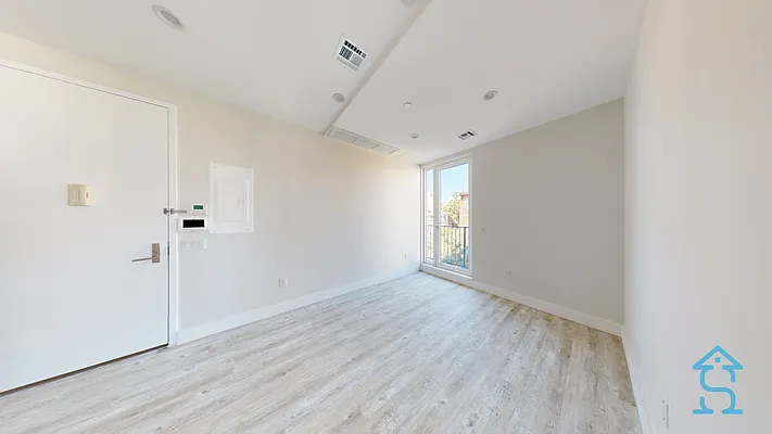 Rented by Skyhigh Realty NYC LLC | media 1