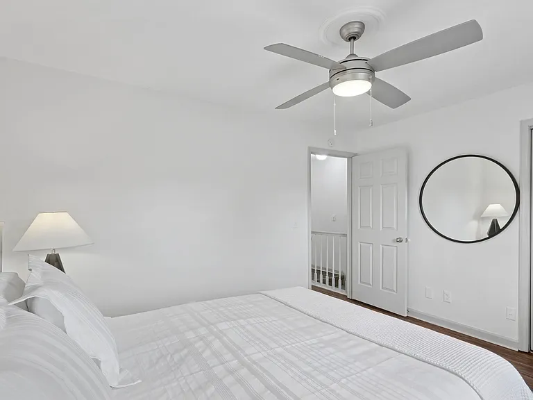 Charleston Hall — Photo 17