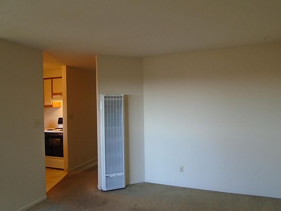 5th image of 920 Fletcher Ln APT 101
