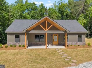 390 Champayne Trl, Hartwell, GA 30643