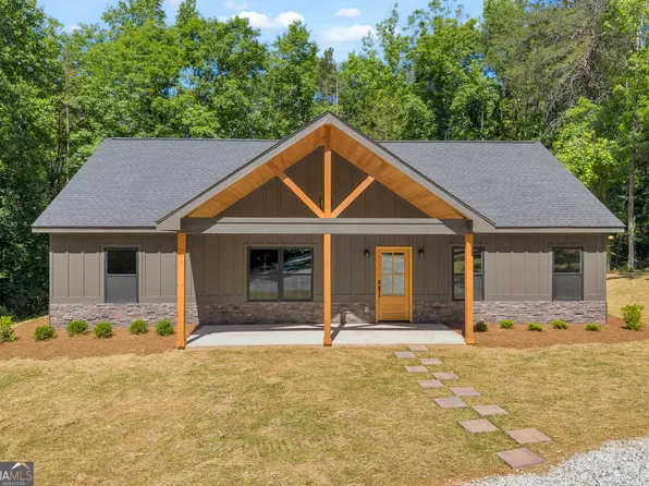 390 Champayne Trl, Hartwell, GA 30643