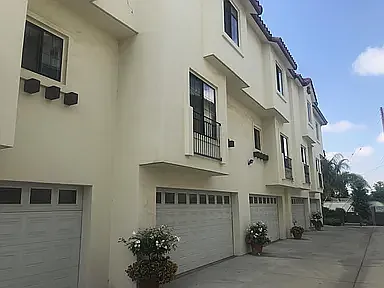 1075 N Maclay Ave — Photo 4