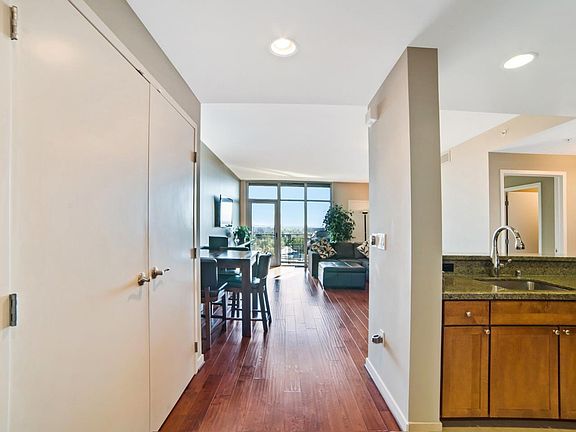 4th image of 175 W Saint James St Unit 1204