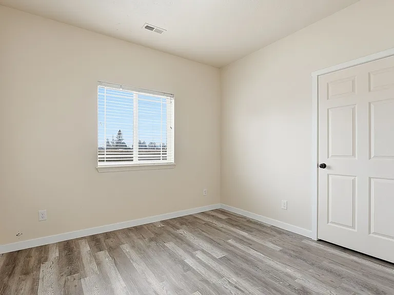 1182 W Kyler Ave — Photo 8