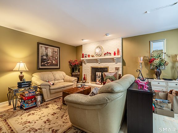 2nd image of 34 Bagburn Road