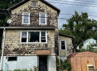 607 Main St, Ernest, PA 15739