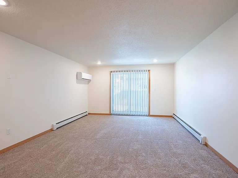 Cherry Creek Apartments | 21E | Living