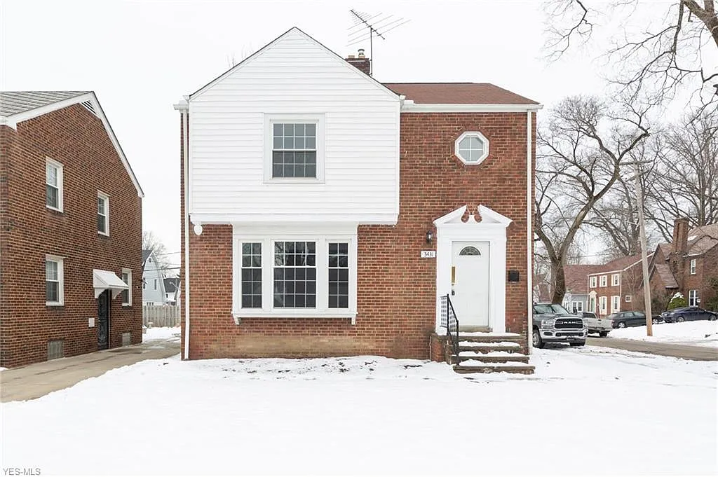 3431 Henderson Rd photo 1