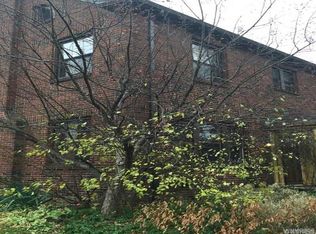77 South Dr, Amherst, NY 14226