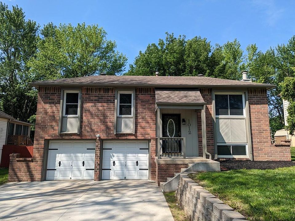 1st image of 1012 NW Kingsridge Dr
