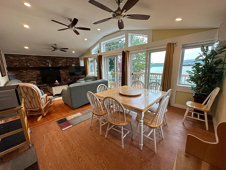 27 Lower Bay Rd — Photo 5