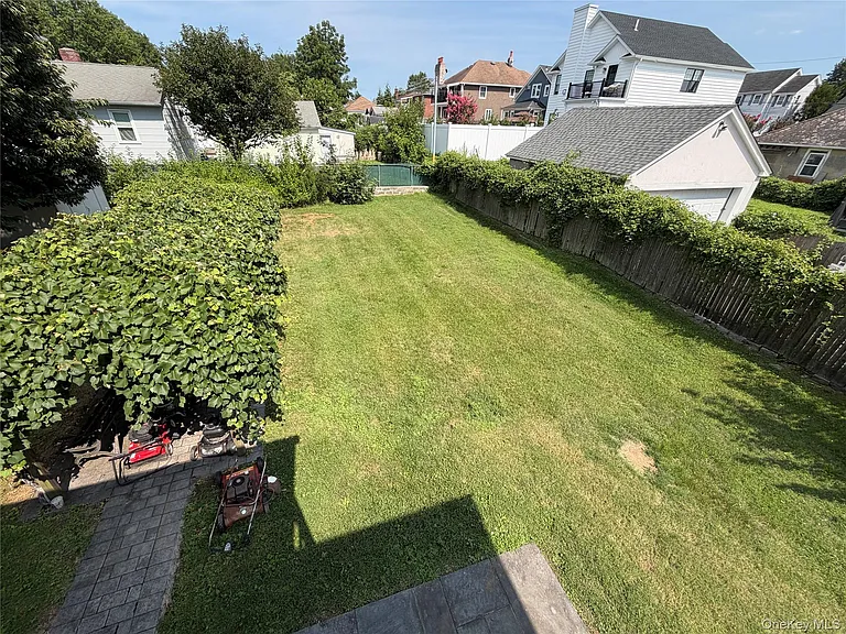Wolfle St — Photo 12
