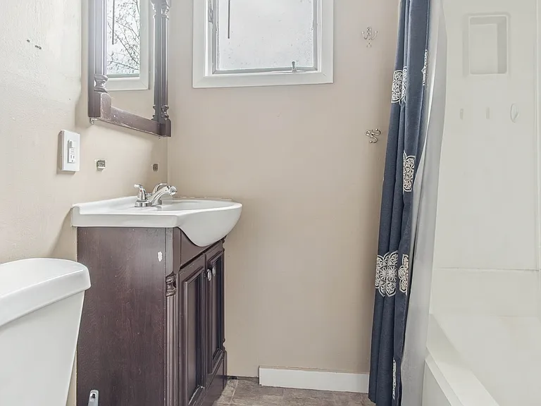 123 State Pl — Photo 29
