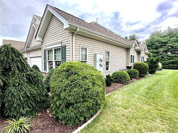 2nd image of 39 Moor Dr