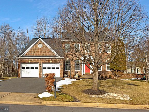 3rd image of 46942 Colby Ct