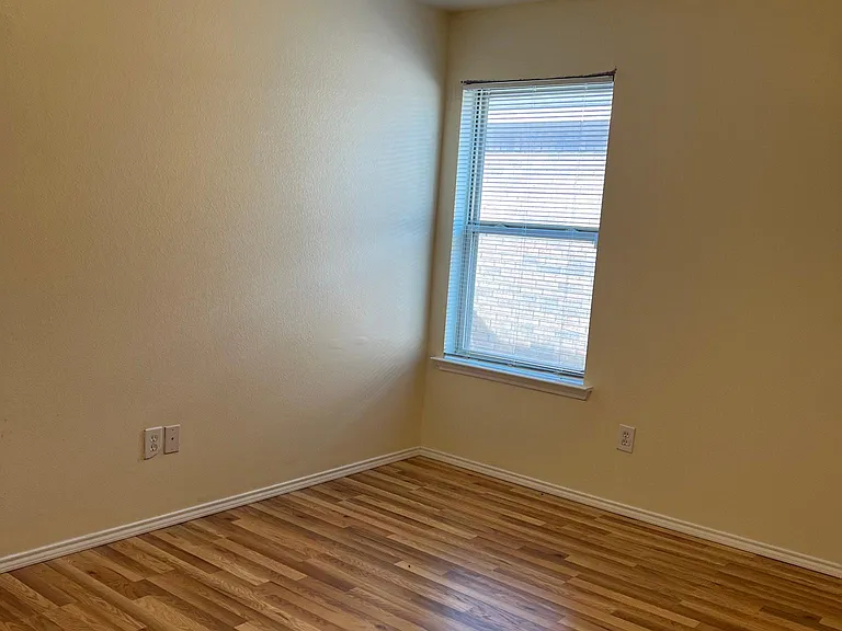 8241 Clarkview Dr — Photo 14