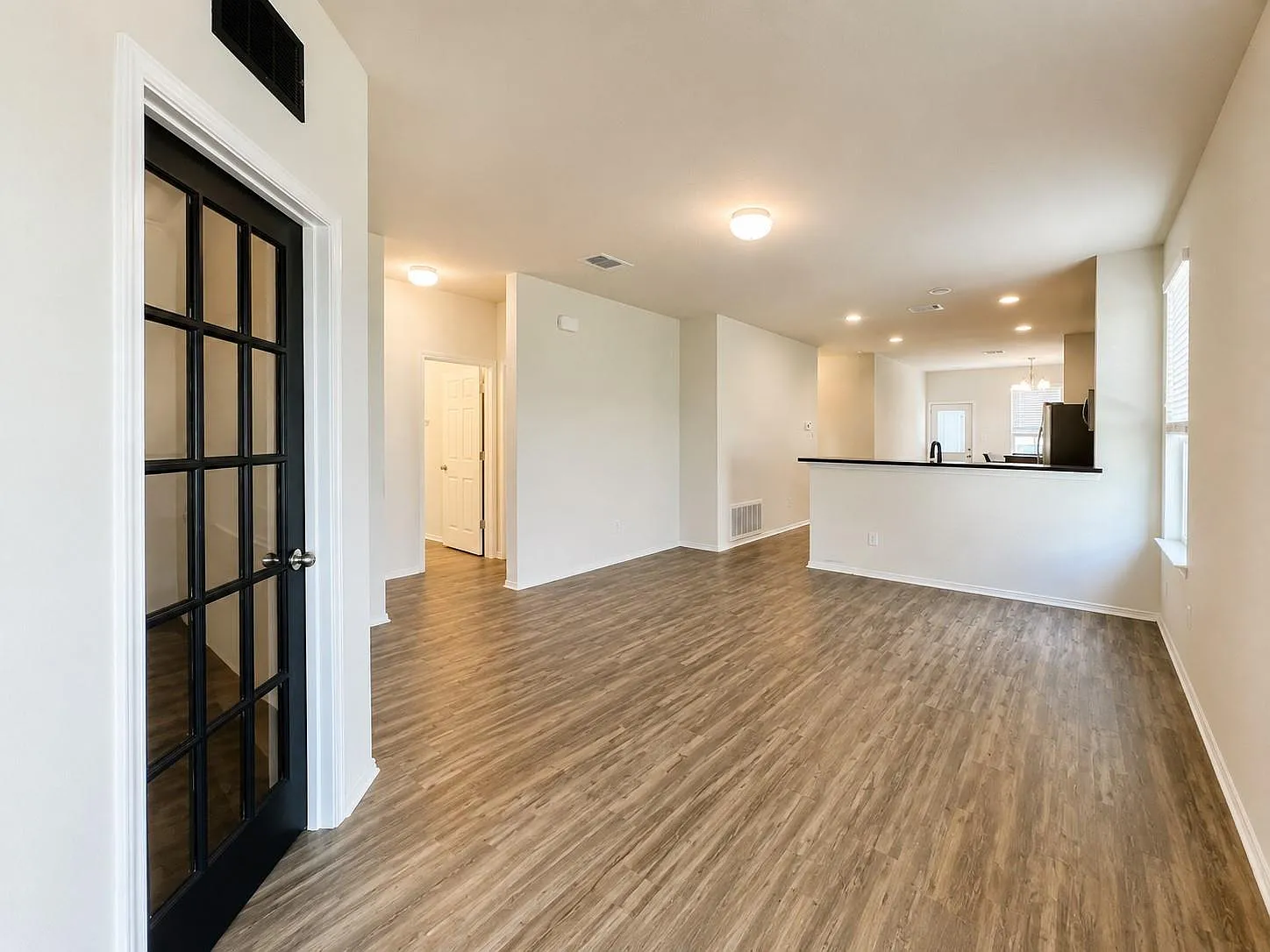 3 bed, 2.0 bath, 1510 sqft, $2,150 — Photo 4