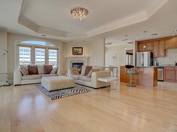 4th image of 1827 N Grant Street #1002