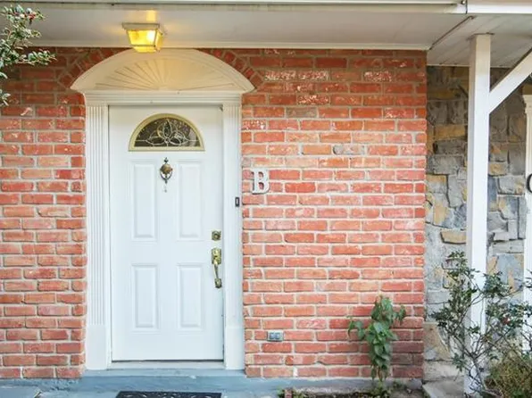 21 Brandon Hall Dr APT B, Destrehan, LA 70047