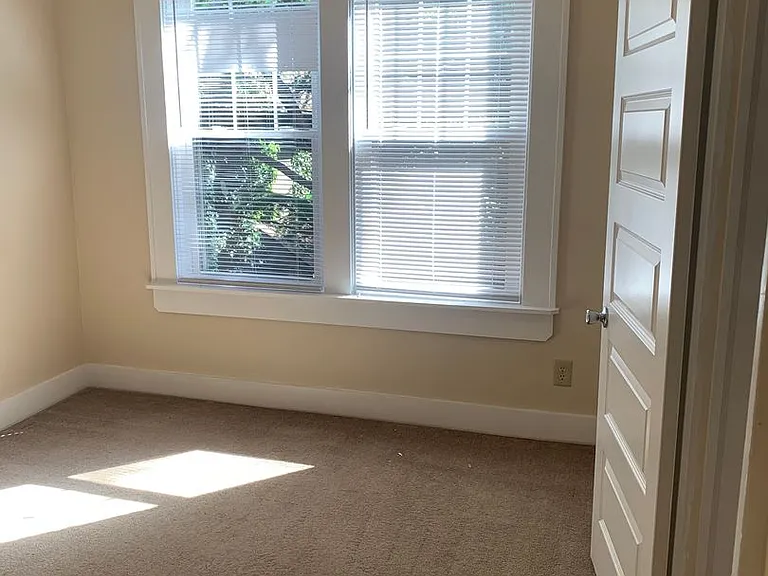 2424 Glenmary Ave — Photo 8