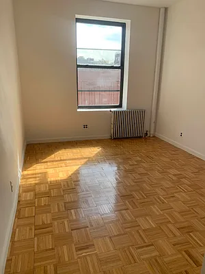 Rented by M.Grossman R.E. Management | media 9