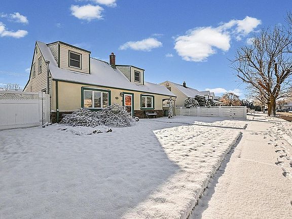 4th image of 23 John Ln
