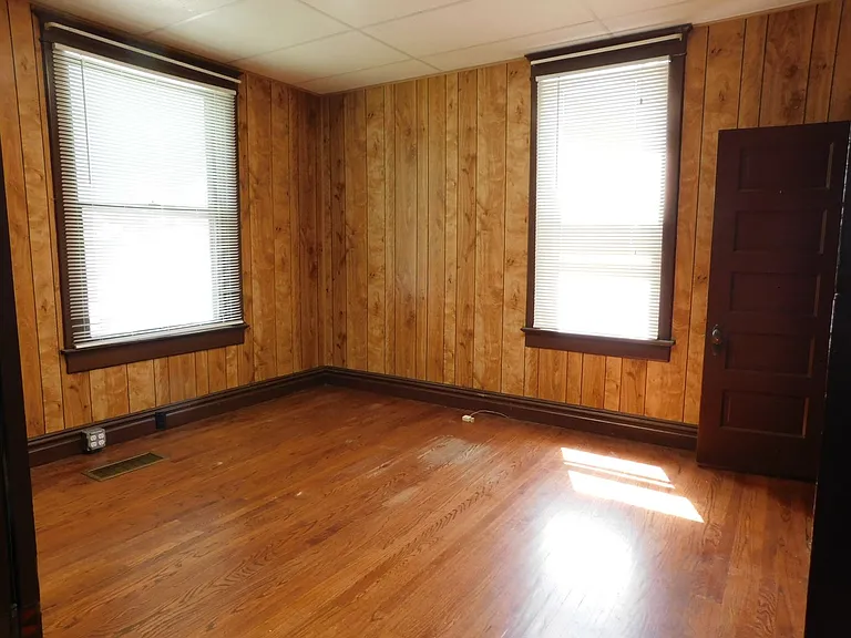 540 Teller Ave — Photo 9