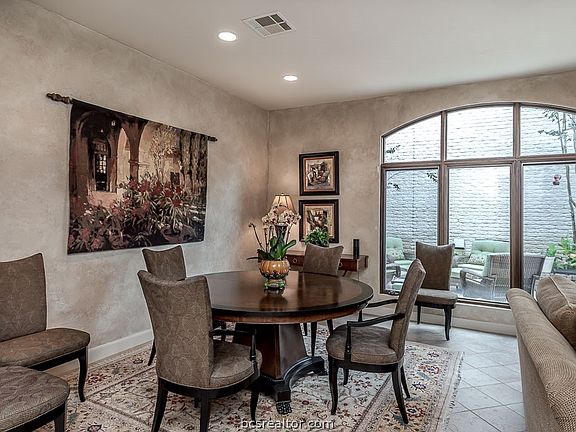 5th image of 4763 Stonebriar Cir