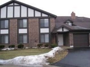 5846 Buck Ct, Westmont, IL