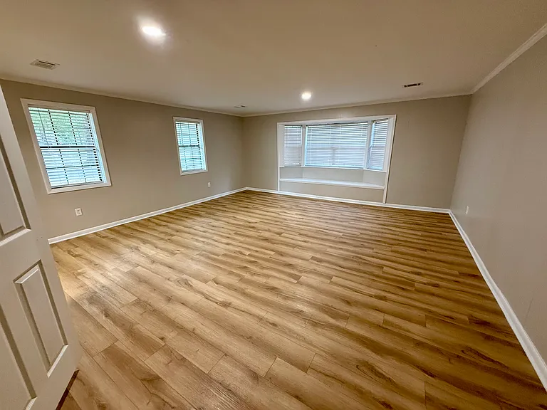 2013 Creekwood Dr — Photo 5